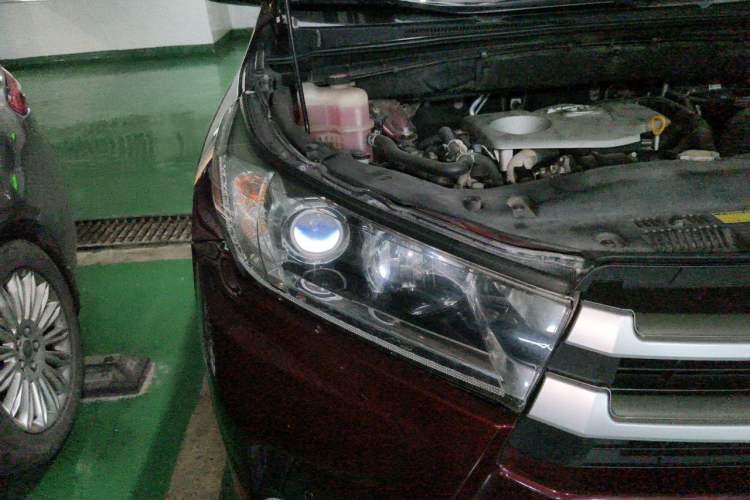 Used Toyota Highlander 2015 2.0T Four-Wheel Drive Luxury Edition 7-Seater Right Front Headlight
