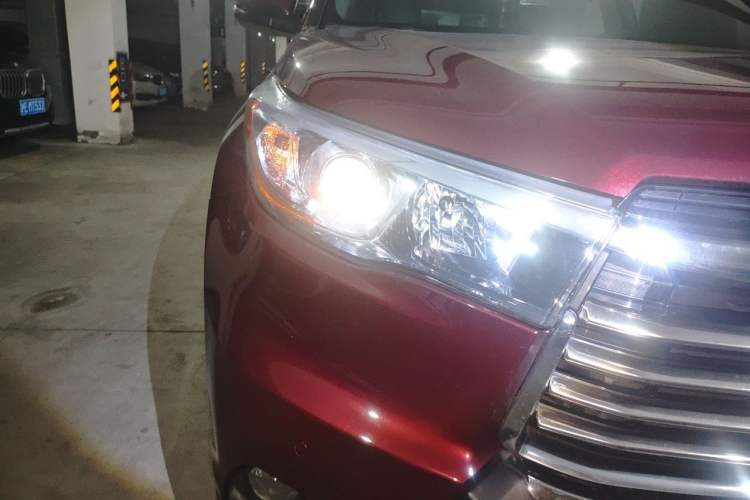 Used Toyota Highlander 2015 2.0T Four-Wheel Drive Luxury Edition 7-Seater Right Front Headlight