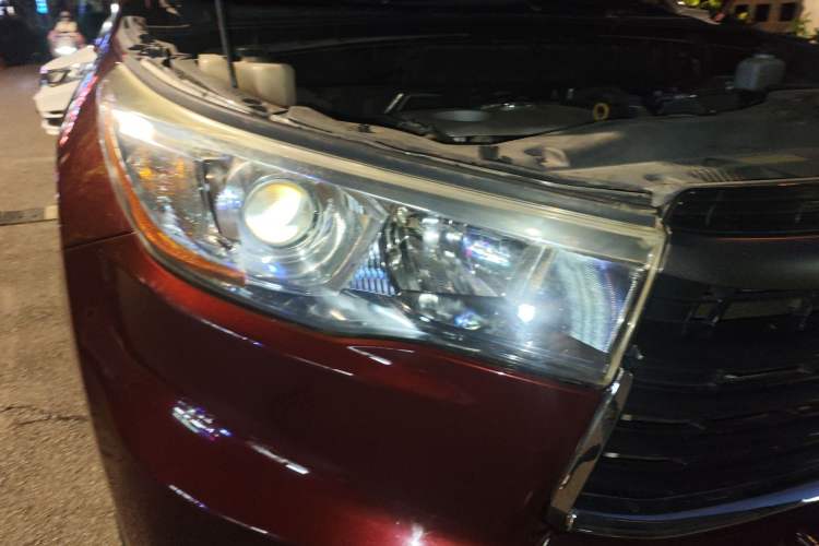 Used Toyota Highlander 2015 2.0T Four-Wheel Drive Luxury Edition 7-Seater Right Front Headlight