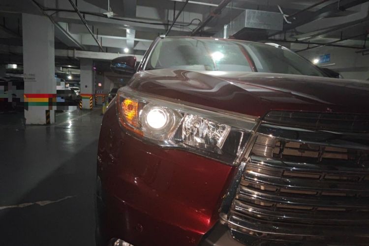 Used Toyota Highlander 2015 2.0T Four-Wheel Drive Luxury Edition 7-Seater Right Front Headlight
