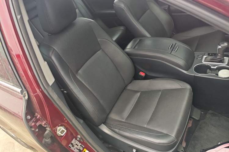 Used Toyota Highlander 2015 2.0T Four-Wheel Drive Luxury Edition 7-Seater Right Front Seat