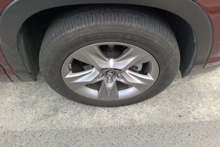 Used Toyota Highlander 2015 2.0T Four-Wheel Drive Luxury Edition 7-Seater Right Front Wheel Hub