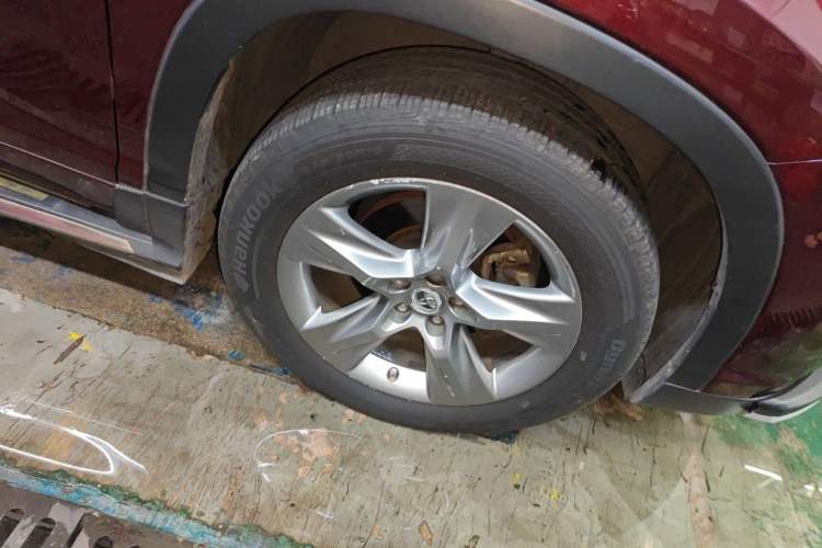 Used Toyota Highlander 2015 2.0T Four-Wheel Drive Ultimate Edition 7-Seater Right Front Wheel Hub