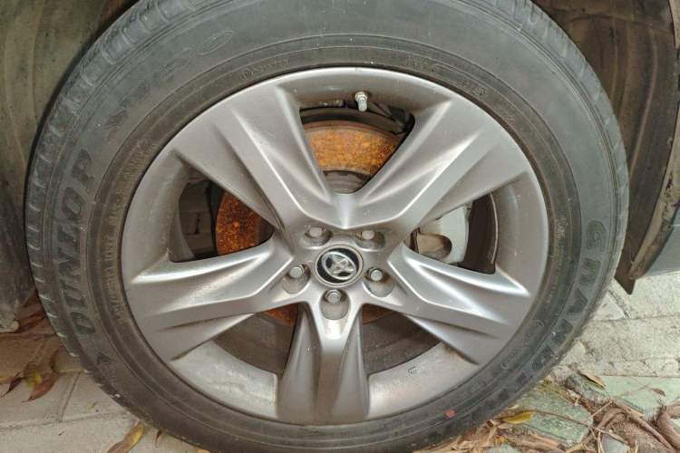 Used Toyota Highlander 2015 2.0T Four-Wheel Drive Ultimate Edition 7-Seater Right Front Wheel Hub