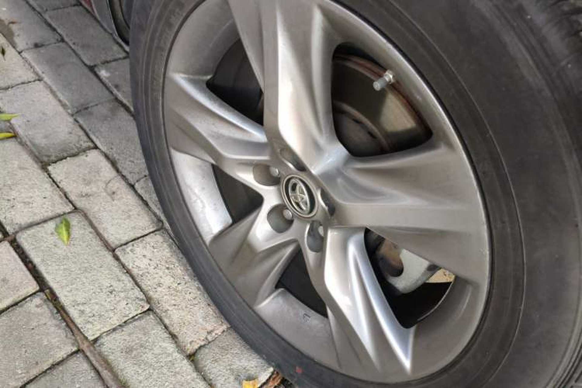 Used Toyota Highlander 2015 2.0T Four-Wheel Drive Ultimate Edition 7-Seater Right Front Wheel Hub