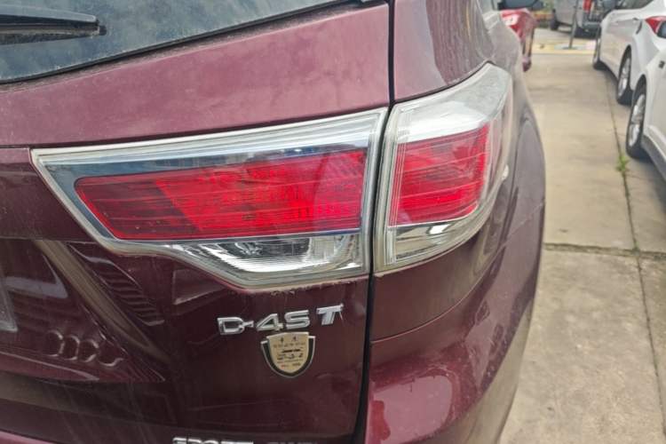 Used Toyota Highlander 2015 2.0T Four-Wheel Drive Luxury Edition 7-Seater Right Rear Taillight