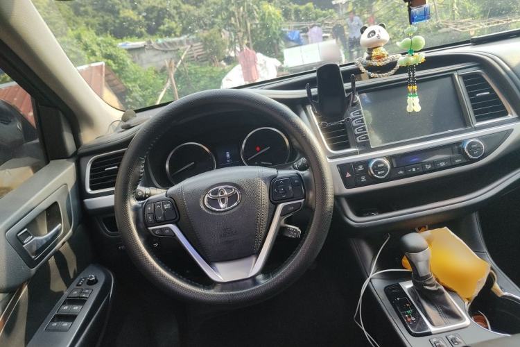 Used Toyota Highlander 2015 2.0T Four-Wheel Drive Luxury Edition 7-Seater Steering Wheel