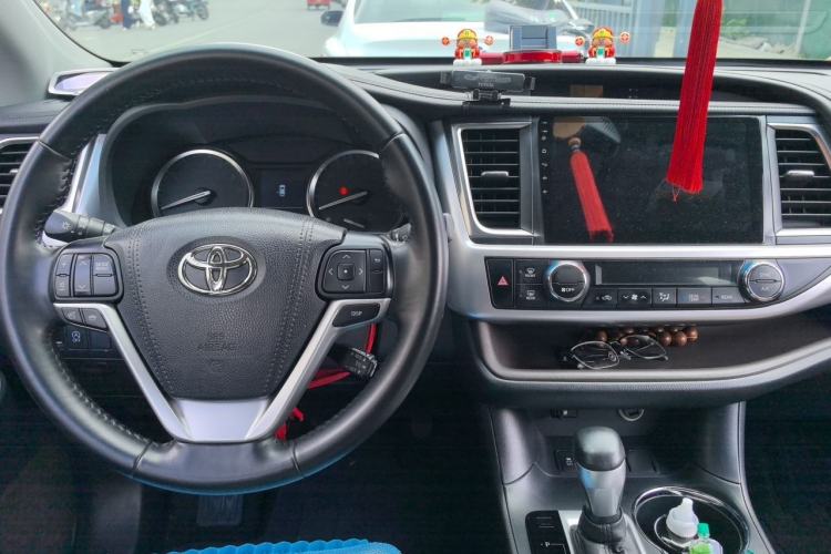 Used Toyota Highlander 2015 2.0T Four-Wheel Drive Luxury Edition 7-Seater Steering Wheel