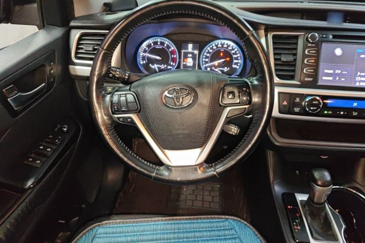 Used Toyota Highlander 2015 2.0T Four-Wheel Drive Ultimate Edition 7-Seater Steering Wheel
