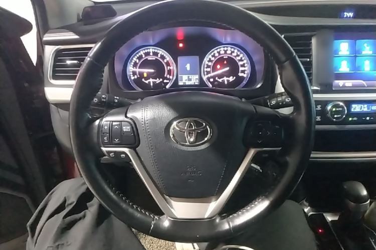 Used Toyota Highlander 2015 2.0T Four-Wheel Drive Luxury Edition 7-Seater Steering Wheel