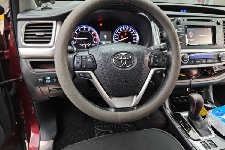 Used Toyota Highlander 2015 2.0T Four-Wheel Drive Luxury Edition 7-Seater Steering Wheel