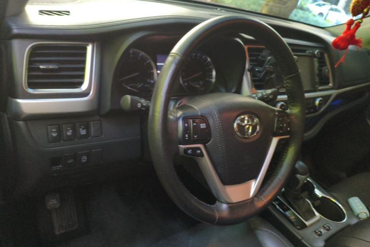 Used Toyota Highlander 2015 2.0T Four-Wheel Drive Ultimate Edition 7-Seater Steering Wheel