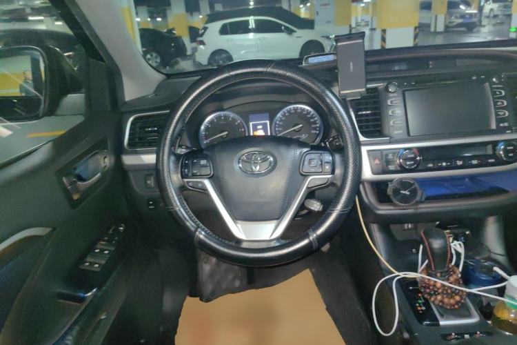Used Toyota Highlander 2015 2.0T Four-Wheel Drive Ultimate Edition 7-Seater Steering Wheel