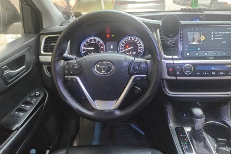 Used Toyota Highlander 2015 2.0T Four-Wheel Drive Luxury Edition 7-Seater Steering Wheel