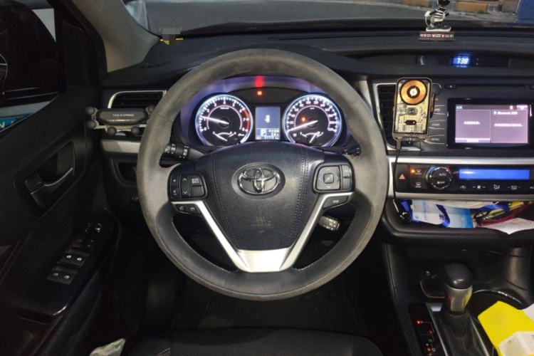 Used Toyota Highlander 2015 2.0T Four-Wheel Drive Luxury Edition 7-Seater Steering Wheel