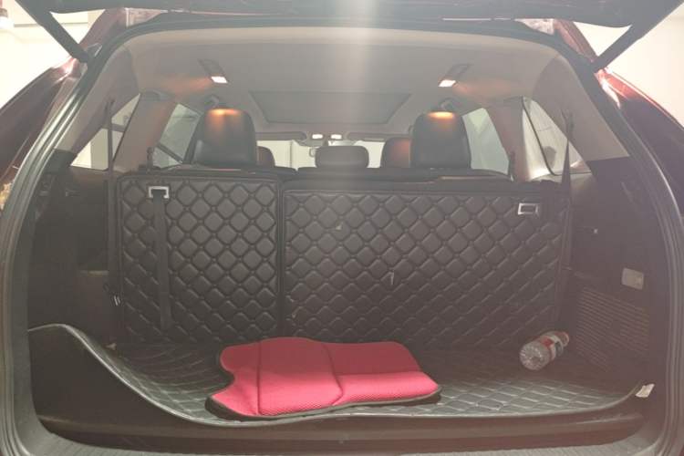 Used Toyota Highlander 2015 2.0T Two-Wheel Drive Luxury Edition 7 Seats Trunk