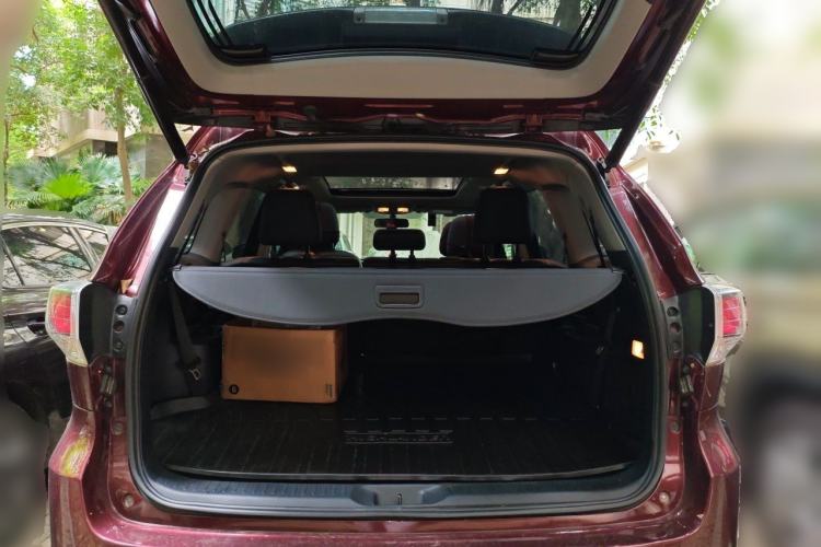 Used Toyota Highlander 2015 2.0T Four-Wheel Drive Ultimate Edition 7-Seater Trunk