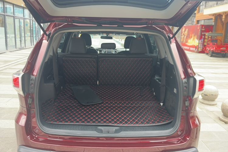 Used Toyota Highlander 2015 2.0T Four-Wheel Drive Luxury Edition 7-Seater Trunk