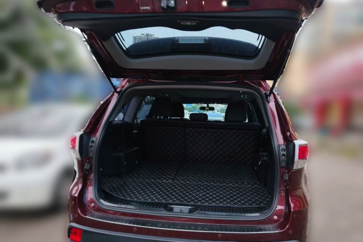 Used Toyota Highlander 2015 2.0T Four-Wheel Drive Luxury Edition 7-Seater Trunk