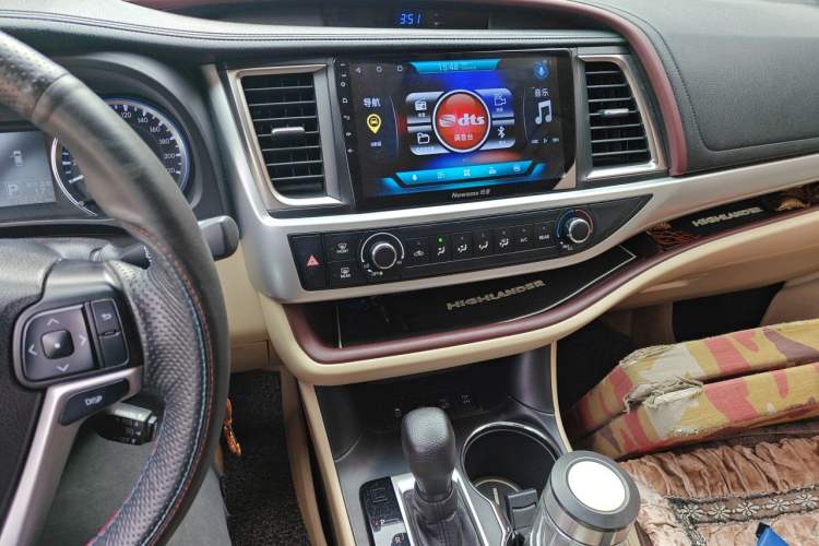 Used Toyota Highlander 2015 3.5L 4x4 Elite Edition 7-Seater Audio And AC Panel