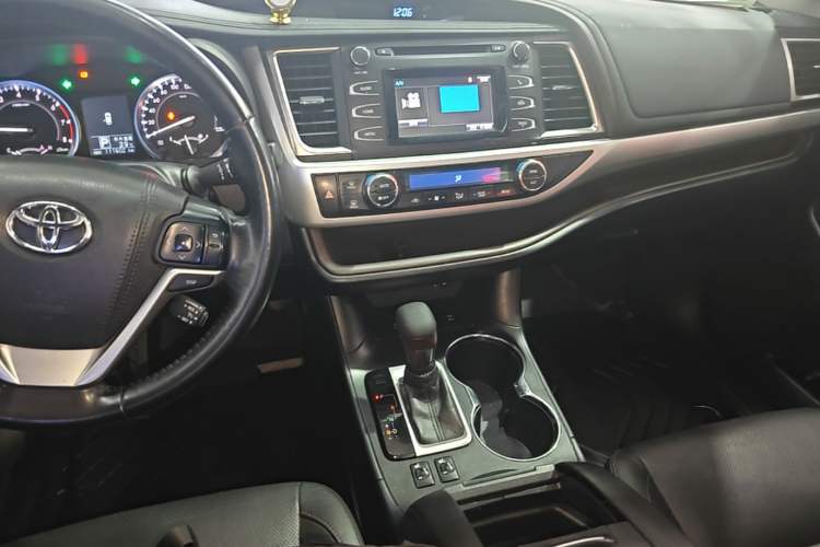 Used Toyota Highlander 2015 2.0T Four-Wheel Drive Luxury Edition 7-Seater Audio And AC Panel