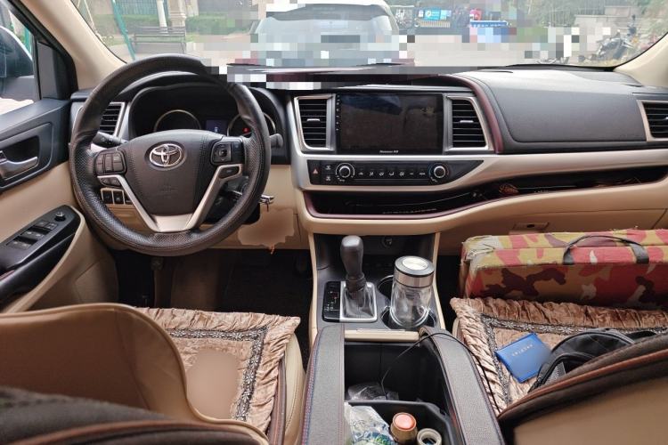 Used Toyota Highlander 2015 3.5L 4x4 Elite Edition 7-Seater Center Console