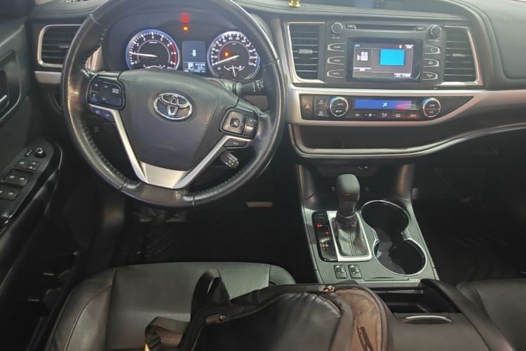 Used Toyota Highlander 2015 2.0T Four-Wheel Drive Luxury Edition 7-Seater Center Console