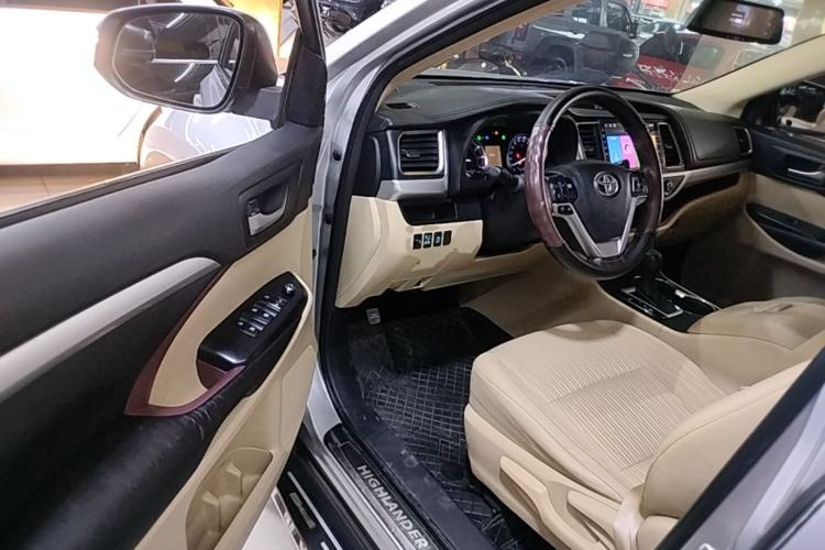 Used Toyota Highlander 2015 2.0T Four-Wheel Drive Elite Edition 7-Seater Driver Seat