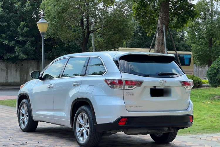 Used Toyota Highlander 2015 2.0T Two-Wheel Drive Elite Edition 7 Seats Exterior 2