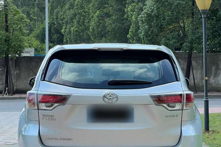 Used Toyota Highlander 2015 2.0T Two-Wheel Drive Elite Edition 7 Seats Exterior 3