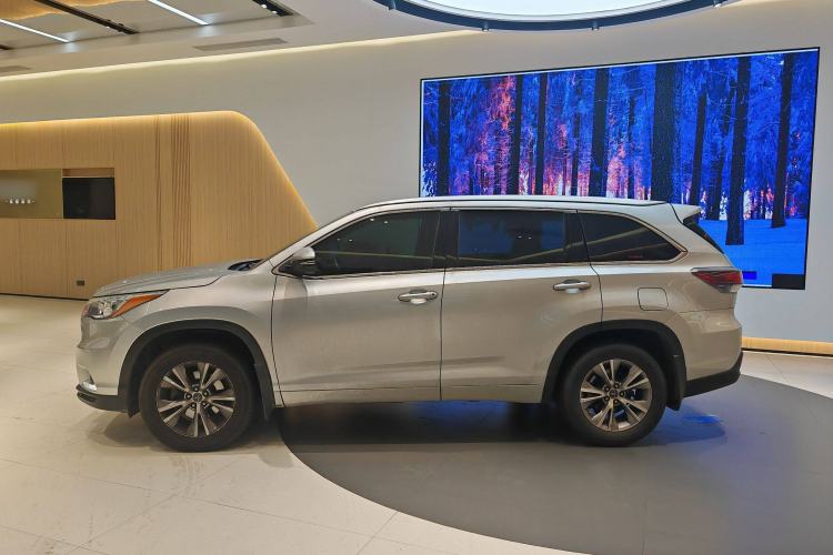 Used Toyota Highlander 2015 2.0T Two-Wheel Drive Elite Edition 5 Seats Exterior 3