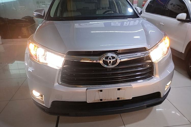 Used Toyota Highlander 2015 2.0T Four-Wheel Drive Elite Edition 7-Seater Front