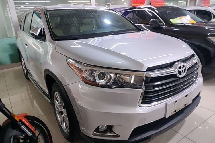 Used Toyota Highlander 2015 2.0T Four-Wheel Drive Elite Edition 7-Seater Front Right 45 Deg