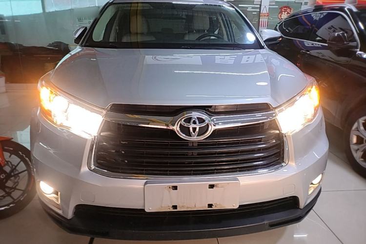 Used Toyota Highlander 2015 2.0T Four-Wheel Drive Elite Edition 7-Seater Front