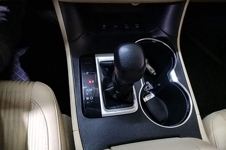 Used Toyota Highlander 2015 2.0T Four-Wheel Drive Elite Edition 7-Seater Gear Lever