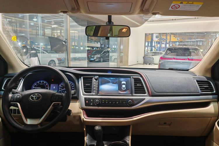 Used Toyota Highlander 2015 2.0T Two-Wheel Drive Elite Edition 5 Seats Interior 1