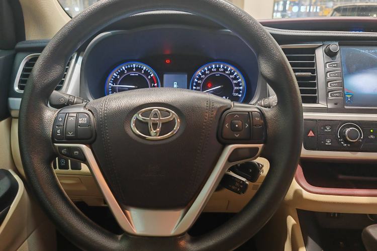 Used Toyota Highlander 2015 2.0T Two-Wheel Drive Elite Edition 5 Seats Interior 3
