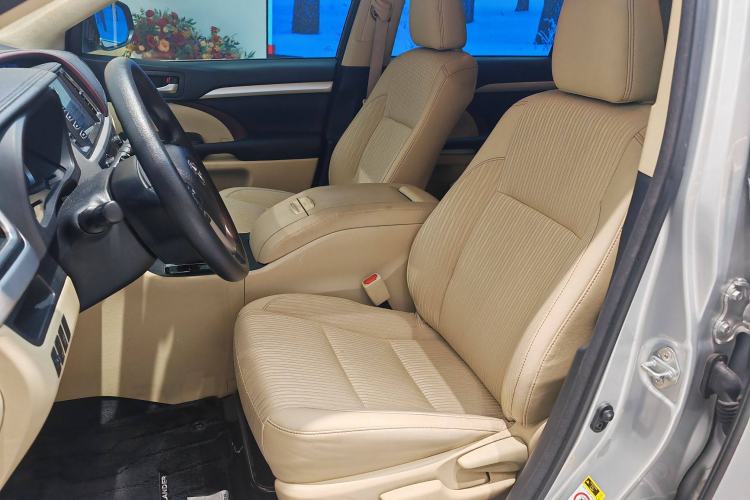 Used Toyota Highlander 2015 2.0T Two-Wheel Drive Elite Edition 5 Seats Interior 4
