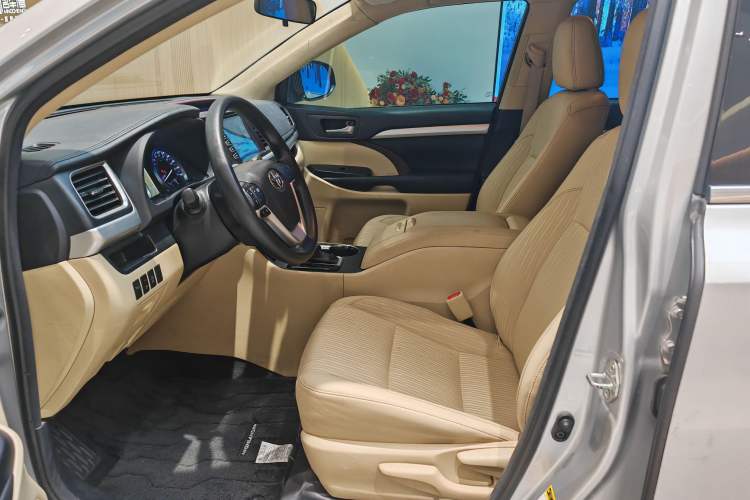 Used Toyota Highlander 2015 2.0T Two-Wheel Drive Elite Edition 5 Seats Interior 5