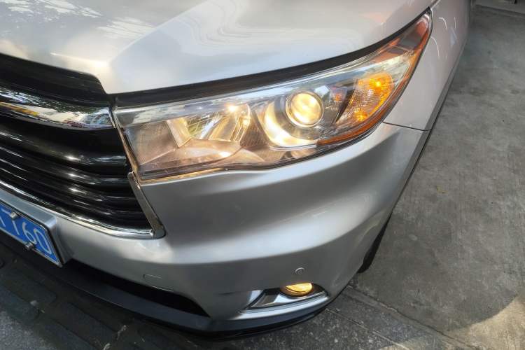 Used Toyota Highlander 2015 2.0T Two-Wheel Drive Luxury Edition 7 Seats Left Front Headlight