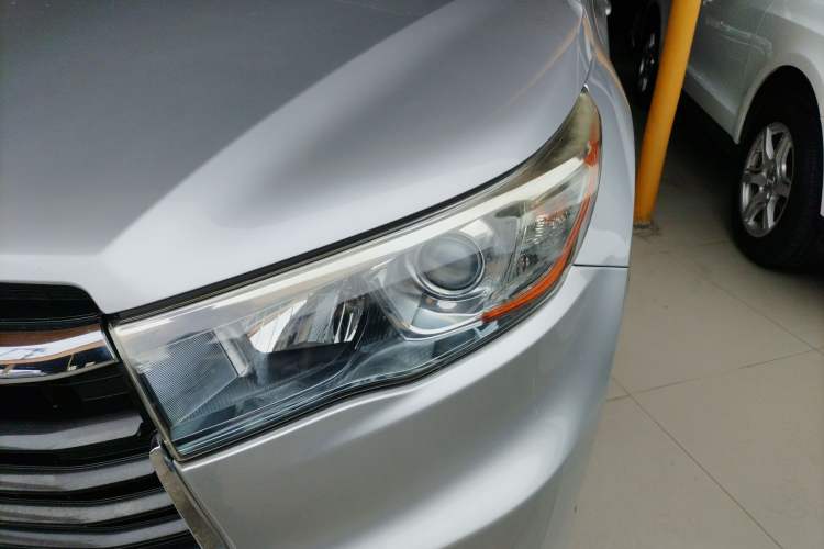 Used Toyota Highlander 2015 2.0T Two-Wheel Drive Elite Edition 7 Seats Left Front Headlight