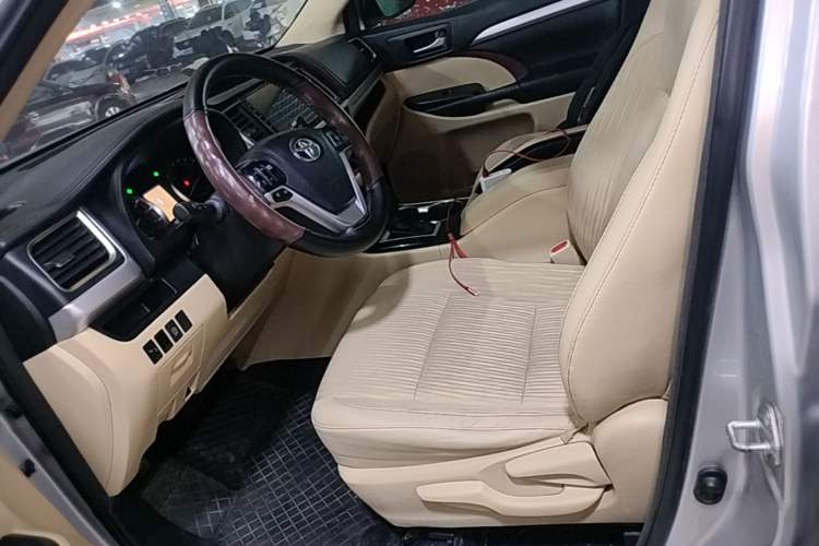 Used Toyota Highlander 2015 2.0T Four-Wheel Drive Elite Edition 7-Seater Left Front Seat