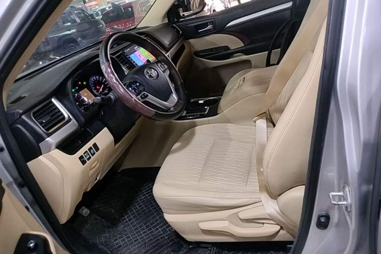 Used Toyota Highlander 2015 2.0T Four-Wheel Drive Elite Edition 7-Seater Left Front Seat