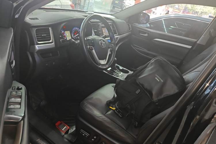 Used Toyota Highlander 2015 2.0T Four-Wheel Drive Luxury Edition 7-Seater Left Front Seat