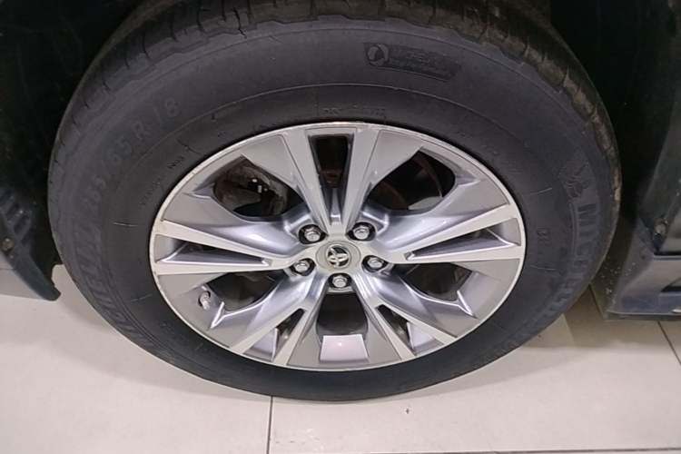 Used Toyota Highlander 2015 2.0T Four-Wheel Drive Elite Edition 7-Seater Left Front Wheel Hub