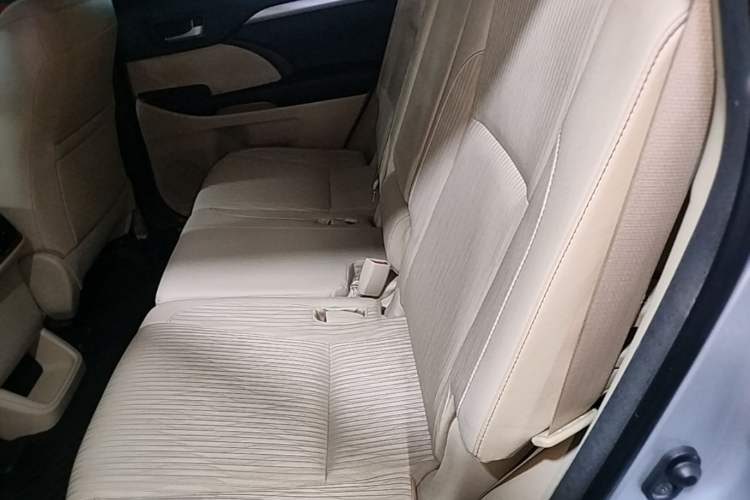 Used Toyota Highlander 2015 2.0T Four-Wheel Drive Elite Edition 7-Seater Left Rear Seat