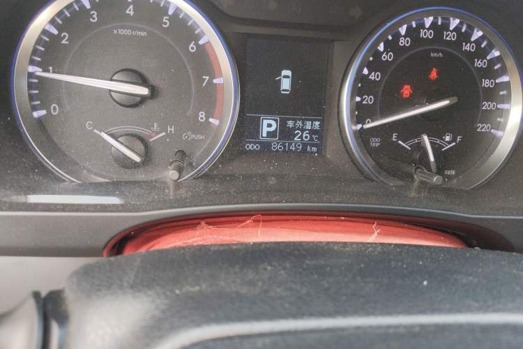 Used Toyota Highlander 2015 2.0T Four-Wheel Drive Elite Edition 7-Seater Odometer Close Up