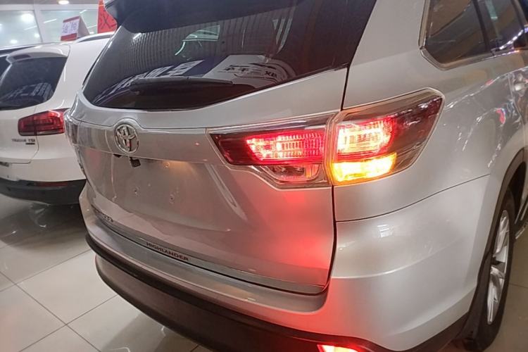 Used Toyota Highlander 2015 2.0T Four-Wheel Drive Elite Edition 7-Seater Rear