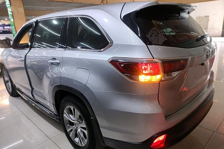 Used Toyota Highlander 2015 2.0T Four-Wheel Drive Elite Edition 7-Seater Rear Left 45 Deg
