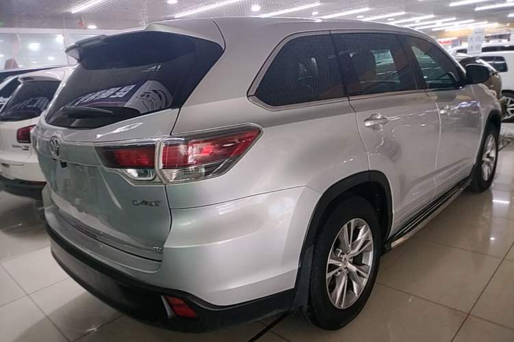 Used Toyota Highlander 2015 2.0T Four-Wheel Drive Elite Edition 7-Seater Rear Right 45 Deg